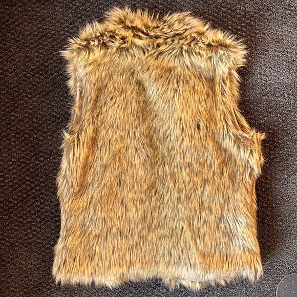 Faux fur vest - Picture 4 of 5